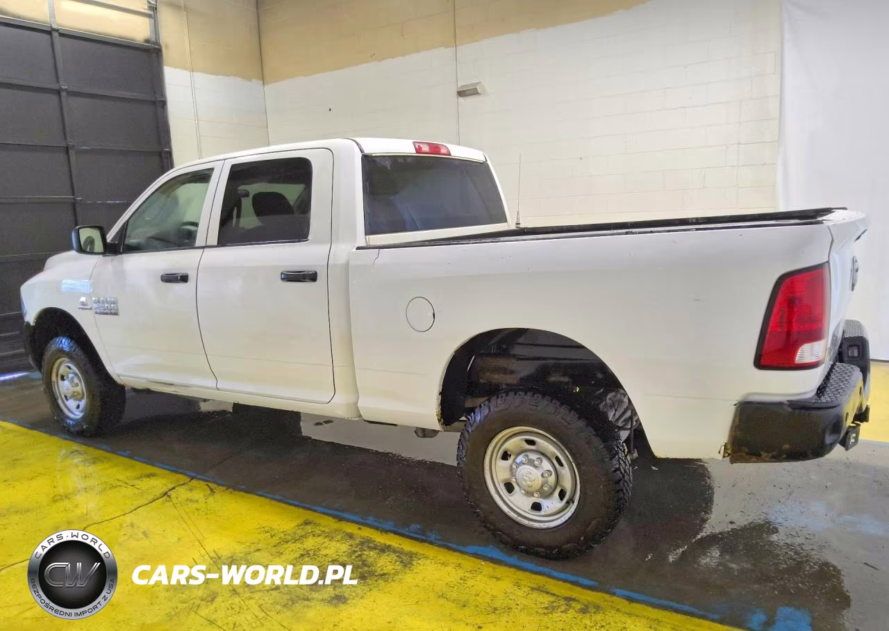 2018 Ram 2500 St VIN:3C6UR5CLXJG282484 - 2