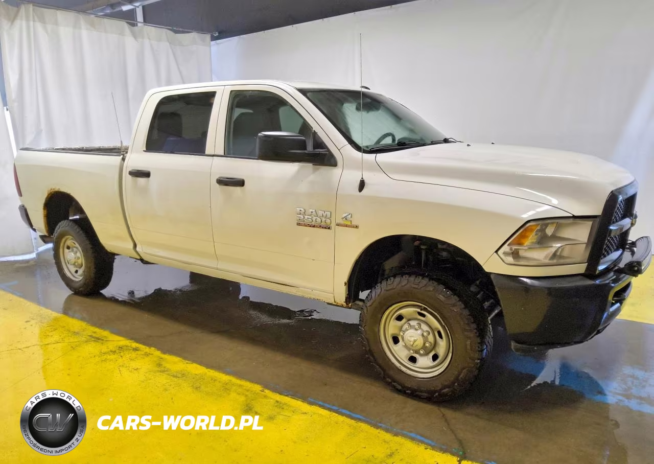 2018 Ram 2500 St VIN:3C6UR5CLXJG282484 - 4