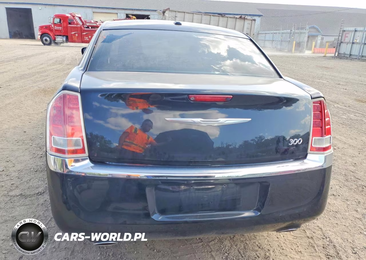 2011 Chrysler 300 Limited VIN:2C3CA5CG5BH599528 - 6