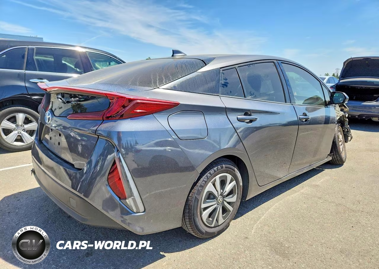 2018 Toyota Prius Prime Premium VIN:JTDKARFP6J3089779 - 3