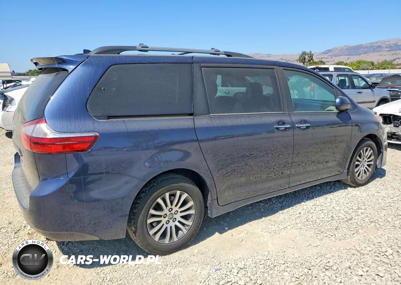 2018 Toyota Sienna Xle 8 Passenger VIN:5TDYZ3DC8JS928331 - 3