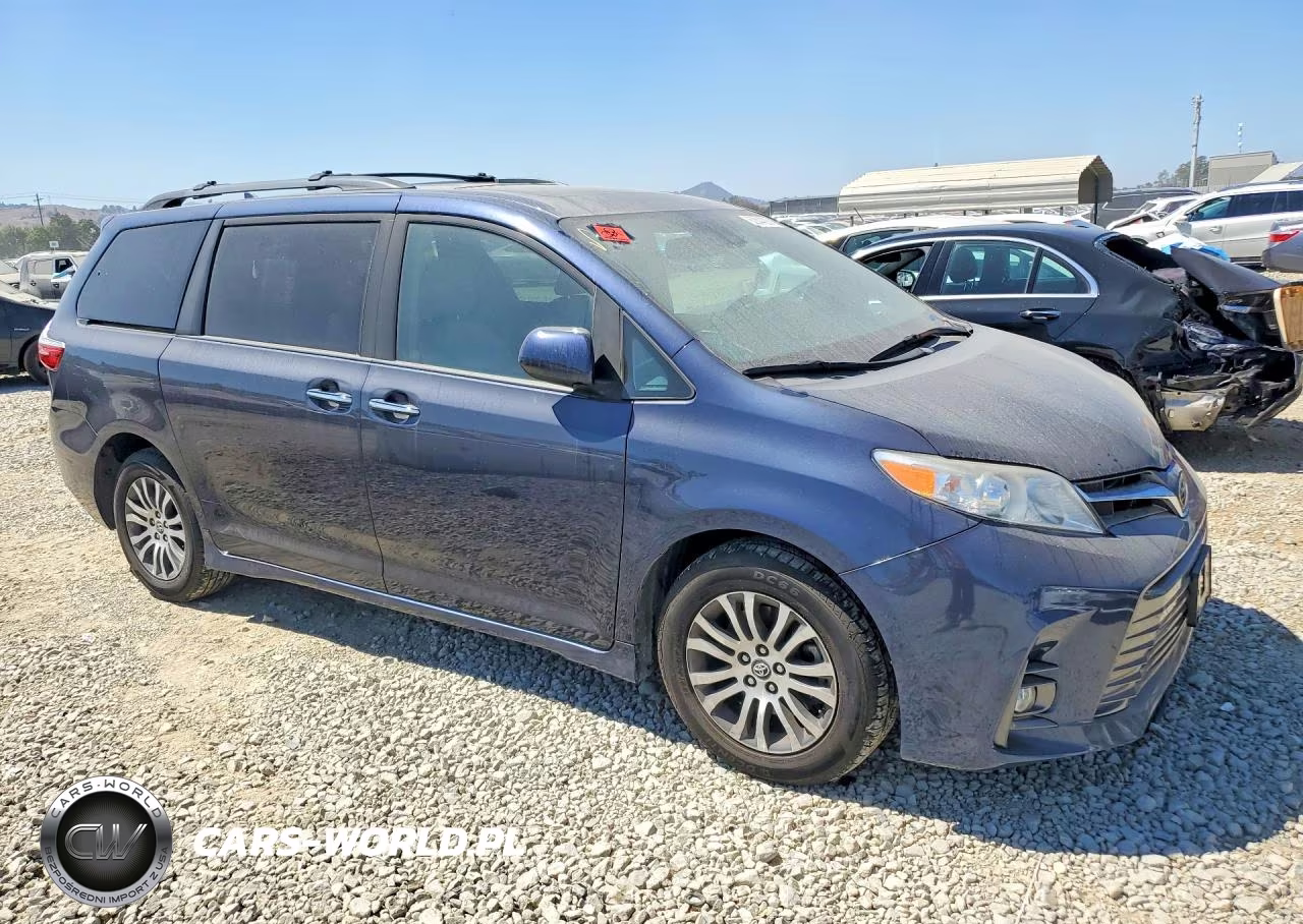 2018 Toyota Sienna Xle 8 Passenger VIN:5TDYZ3DC8JS928331 - 4