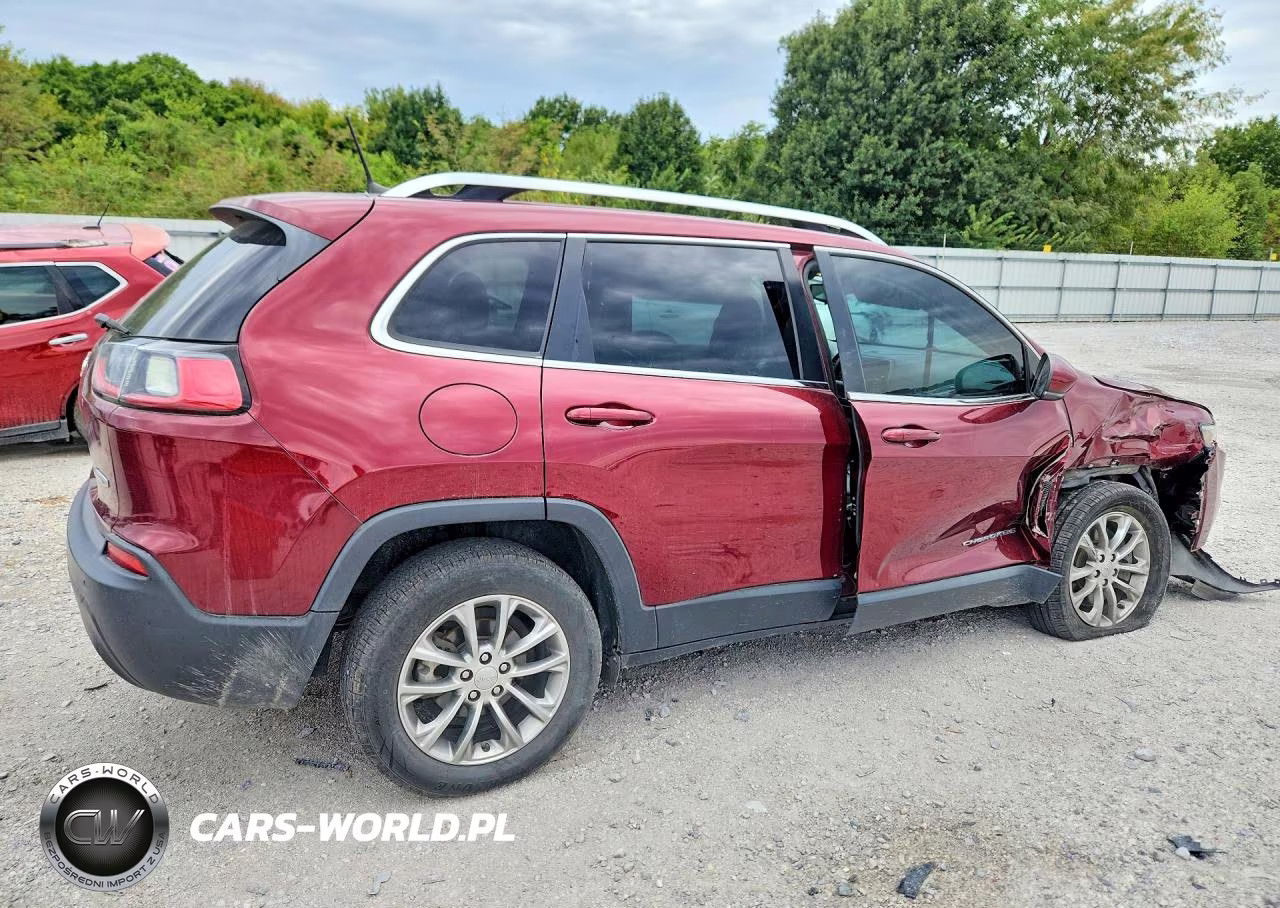 2021 Jeep Cherokee Latitude Plus VIN:1C4PJLLB0MD169881 - 3
