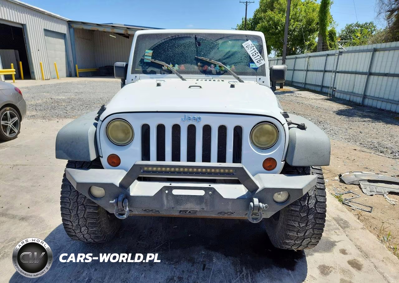 2011 Jeep Wrangler Unlimited Sport VIN:1J4HA3H16BL575102 - 5