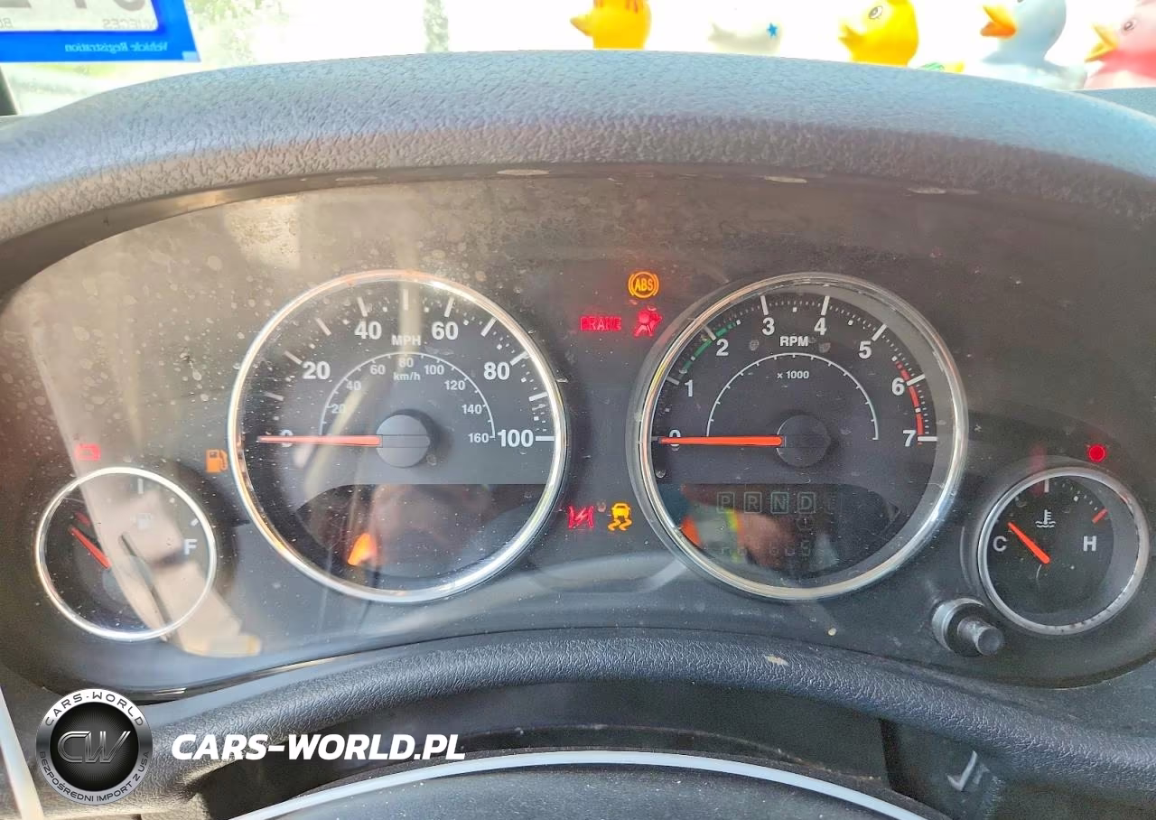 2011 Jeep Wrangler Unlimited Sport VIN:1J4HA3H16BL575102 - 9