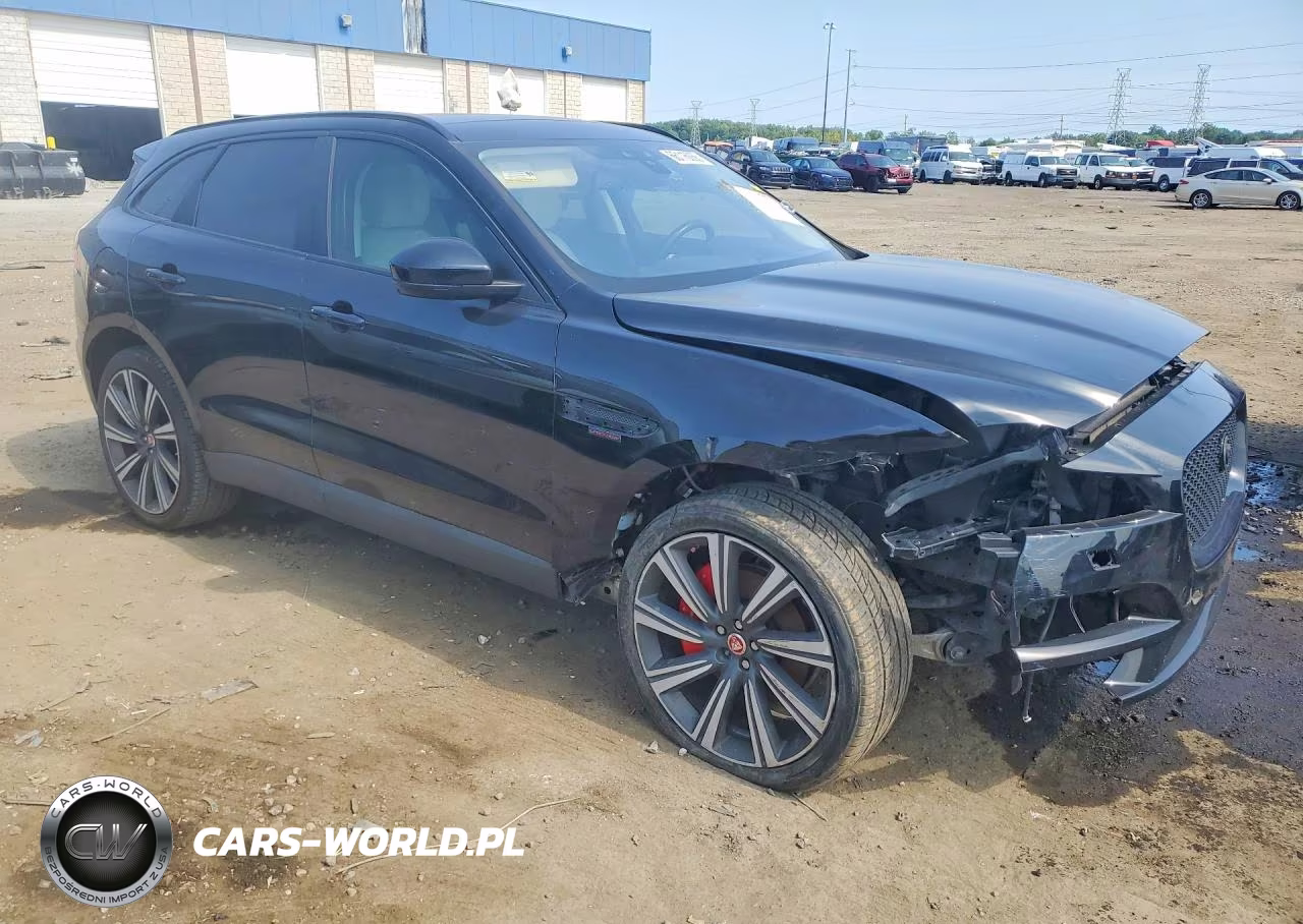 2017 Jaguar F-Pace 35T Prestige VIN:SADCK2BV2HA880415 - 4