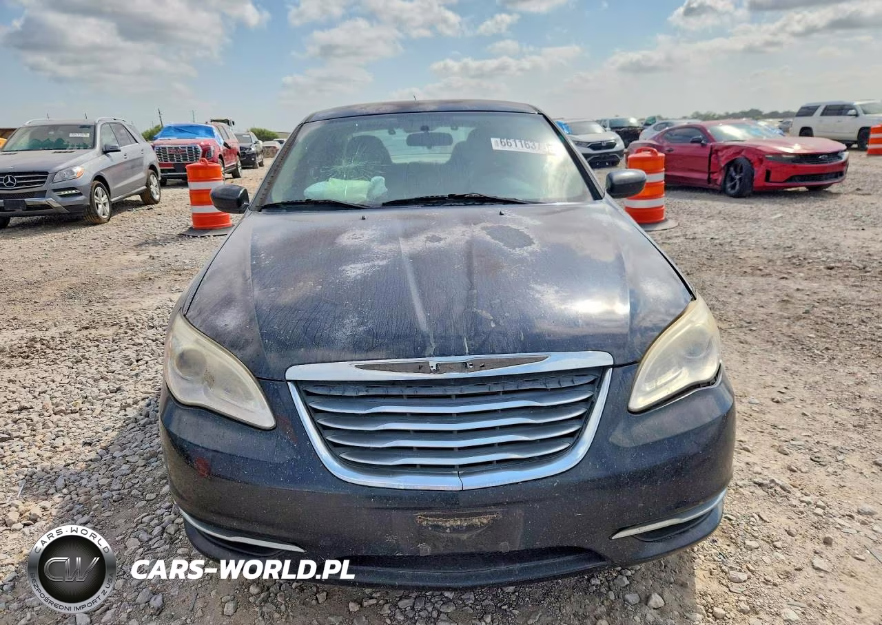 2011 Chrysler 200 Touring VIN:1C3BC1FG6BN614412 - 5