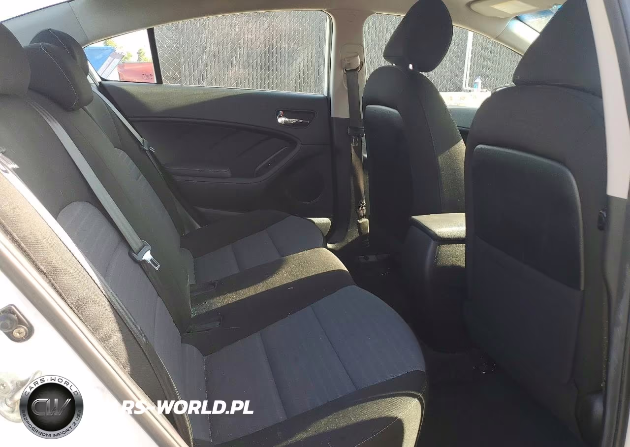2018 Kia Forte S VIN:3KPFL4A72JE221192 - 10