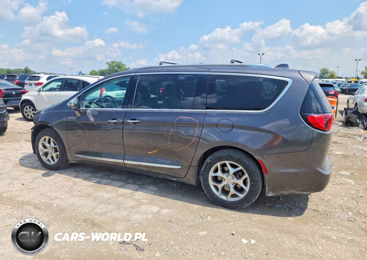 2017 Chrysler Pacifica Limited VIN:2C4RC1GGXHR560830 - 2