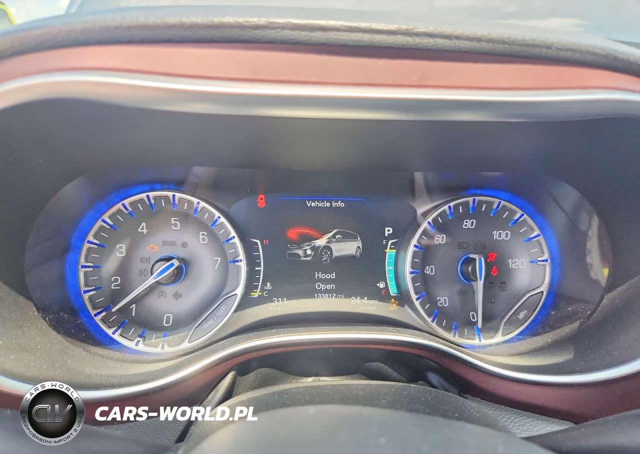 2017 Chrysler Pacifica Limited VIN:2C4RC1GGXHR560830 - 9