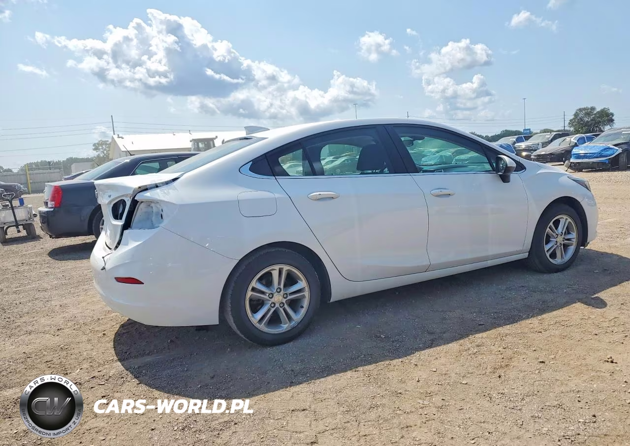2017 Chevrolet Cruze Lt VIN:1G1BE5SM9H7219607 - 3