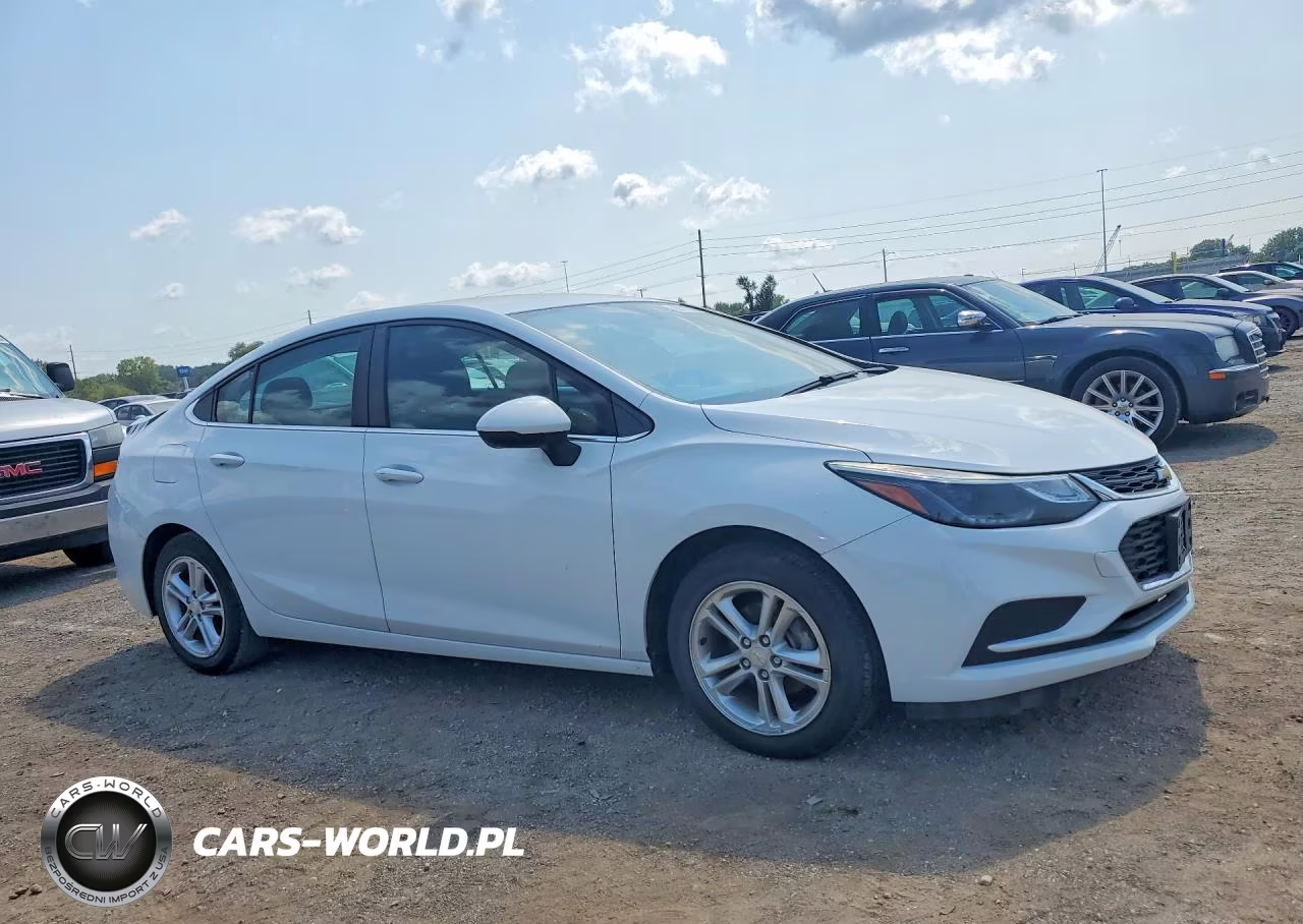 2017 Chevrolet Cruze Lt VIN:1G1BE5SM9H7219607 - 4