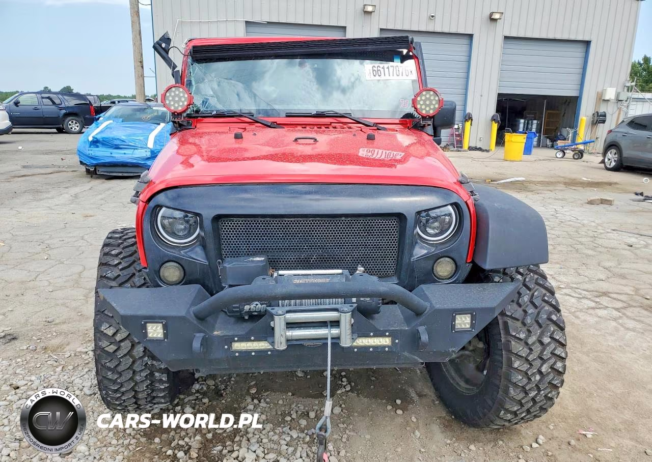 2015 Jeep Wrangler Unlimited Sport VIN:1C4BJWDG6FL725500 - 5