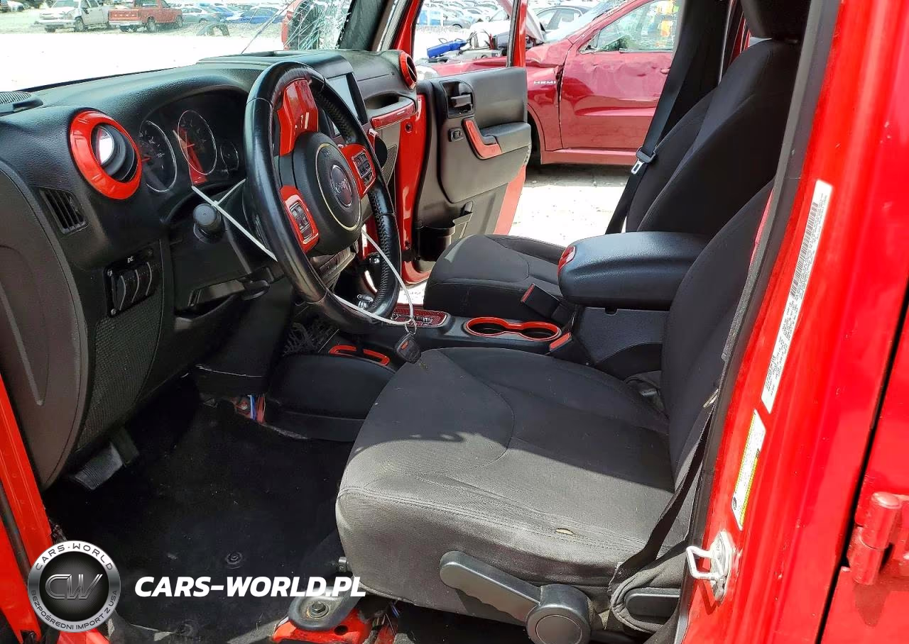 2015 Jeep Wrangler Unlimited Sport VIN:1C4BJWDG6FL725500 - 7