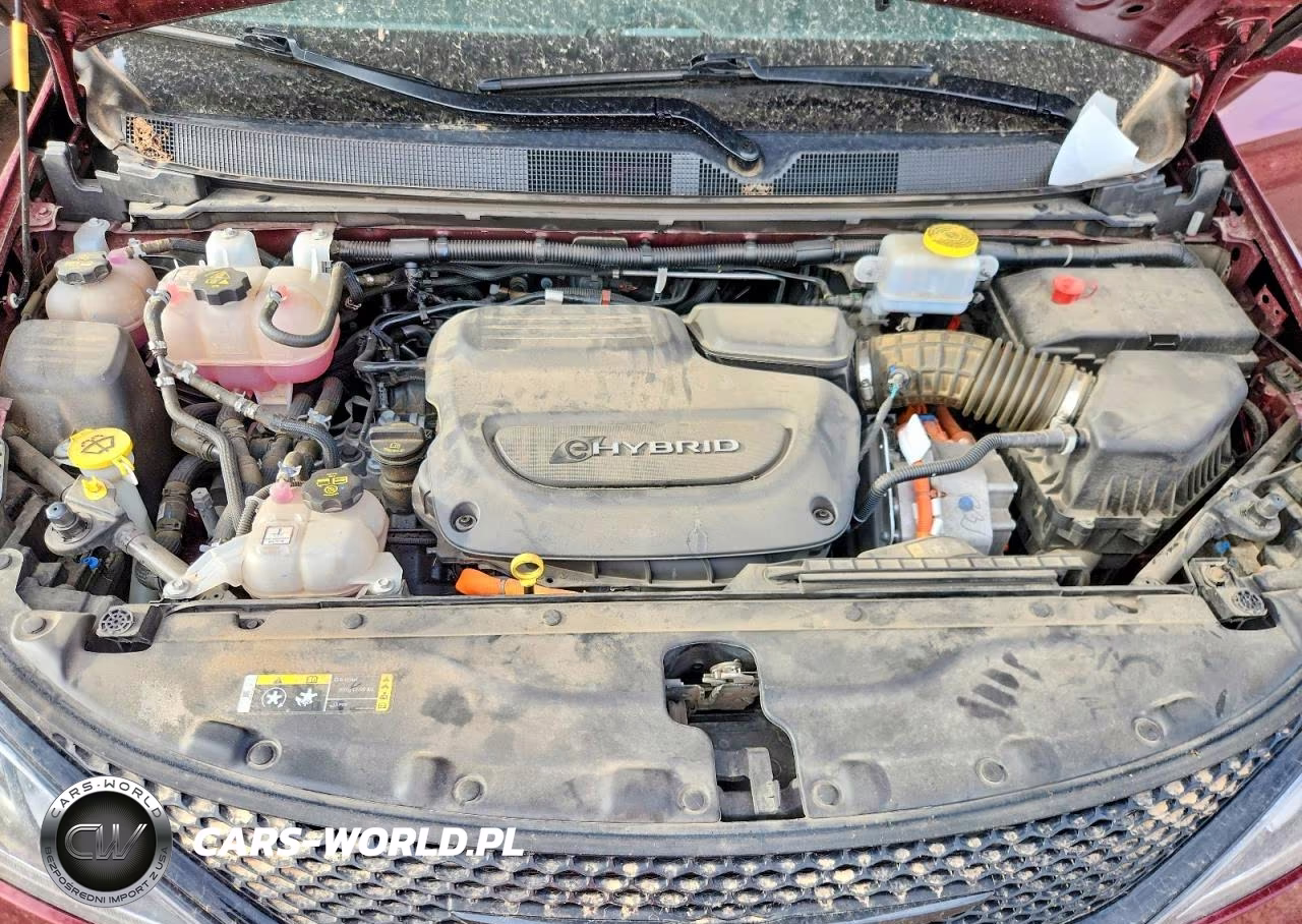 2020 Chrysler Pacifica Hybrid Limited VIN:2C4RC1N77LR287941 - 12