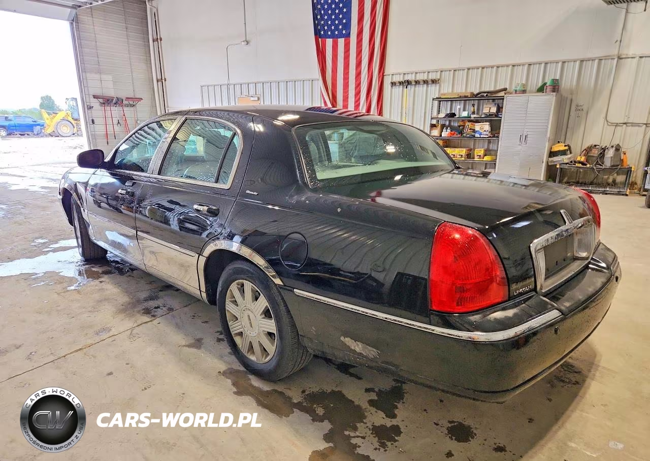 2004 Lincoln Town Car Ultimate VIN:1LNHM83W34Y619295 - 2