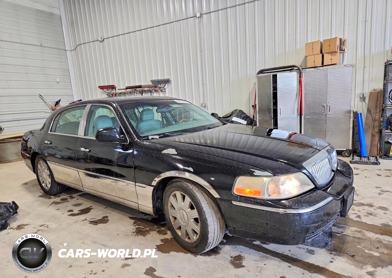 2004 Lincoln Town Car Ultimate VIN:1LNHM83W34Y619295 - 4