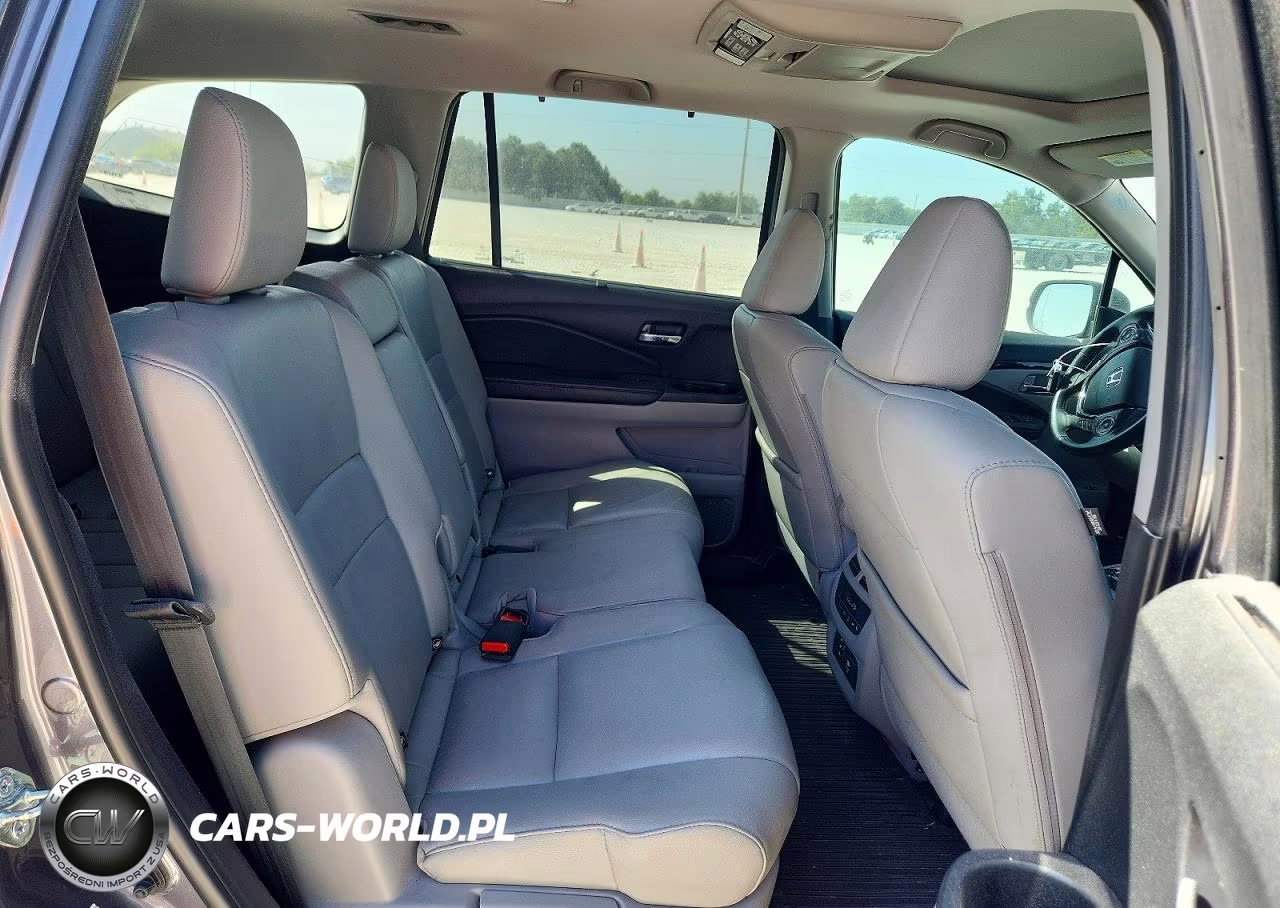 2016 Honda Pilot Touring VIN:5FNYF6H98GB081154 - 11
