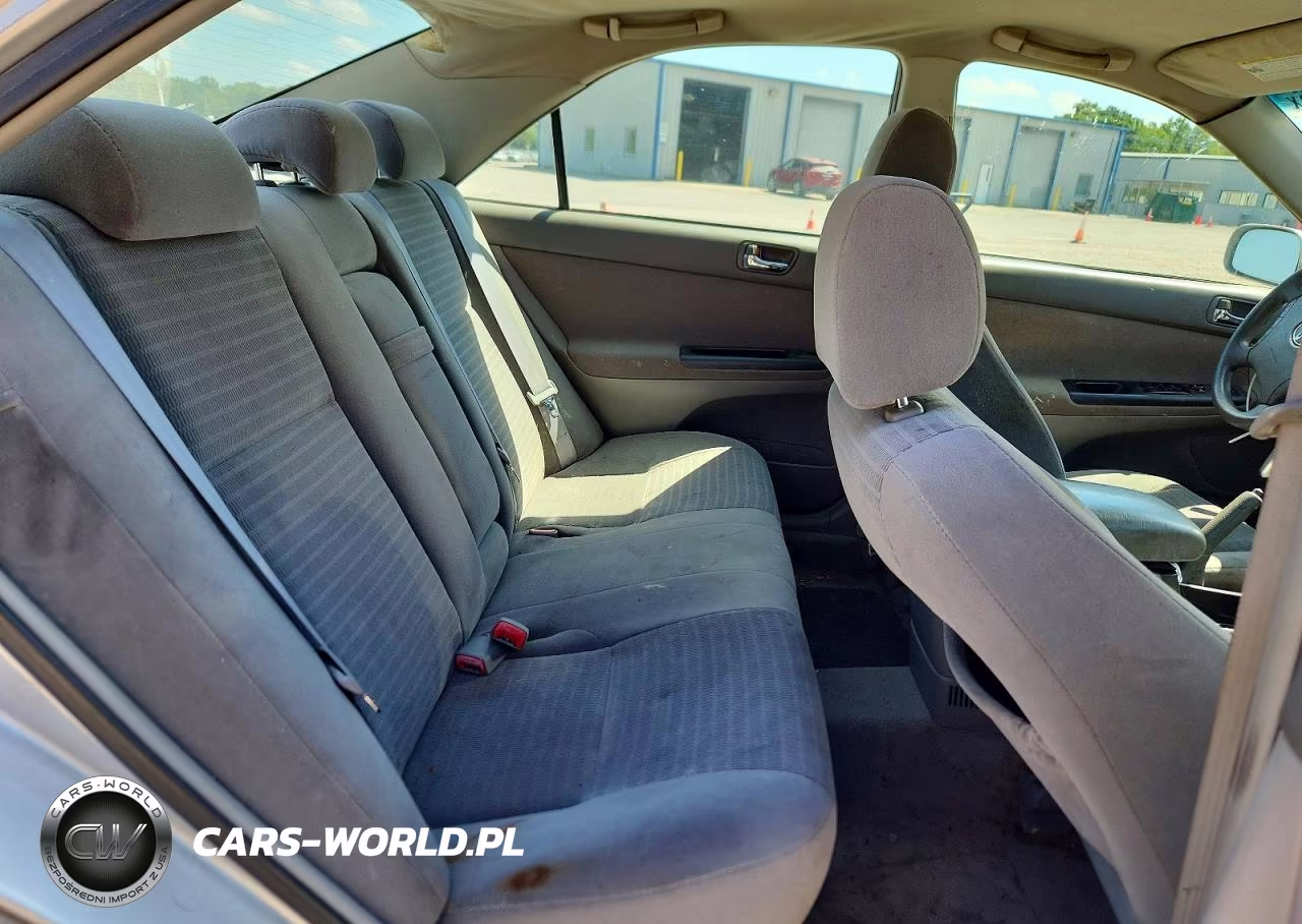2005 Toyota Camry Le VIN:4T1BE32K75U585553 - 10
