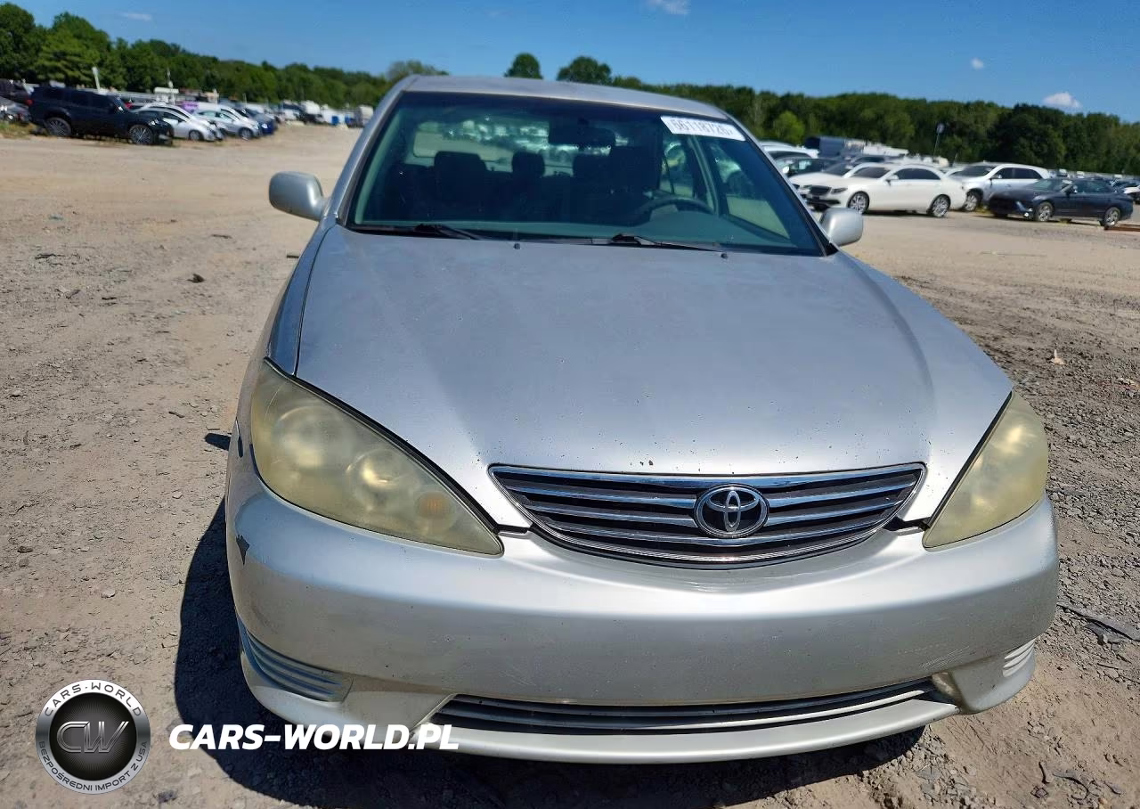 2005 Toyota Camry Le VIN:4T1BE32K75U585553 - 5