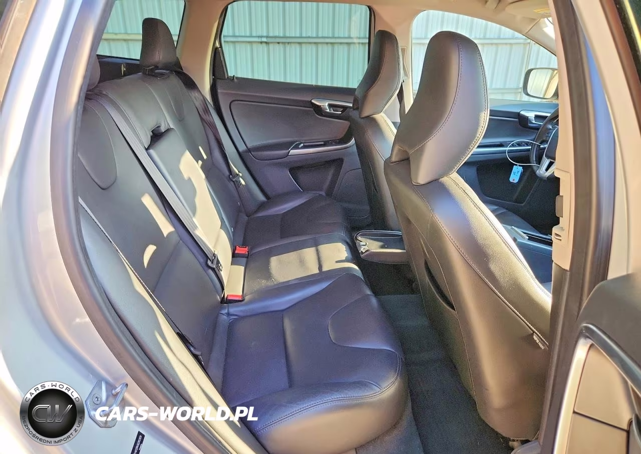 2016 Volvo Xc60 T5 Premier VIN:YV4612RK6G2852839 - 10