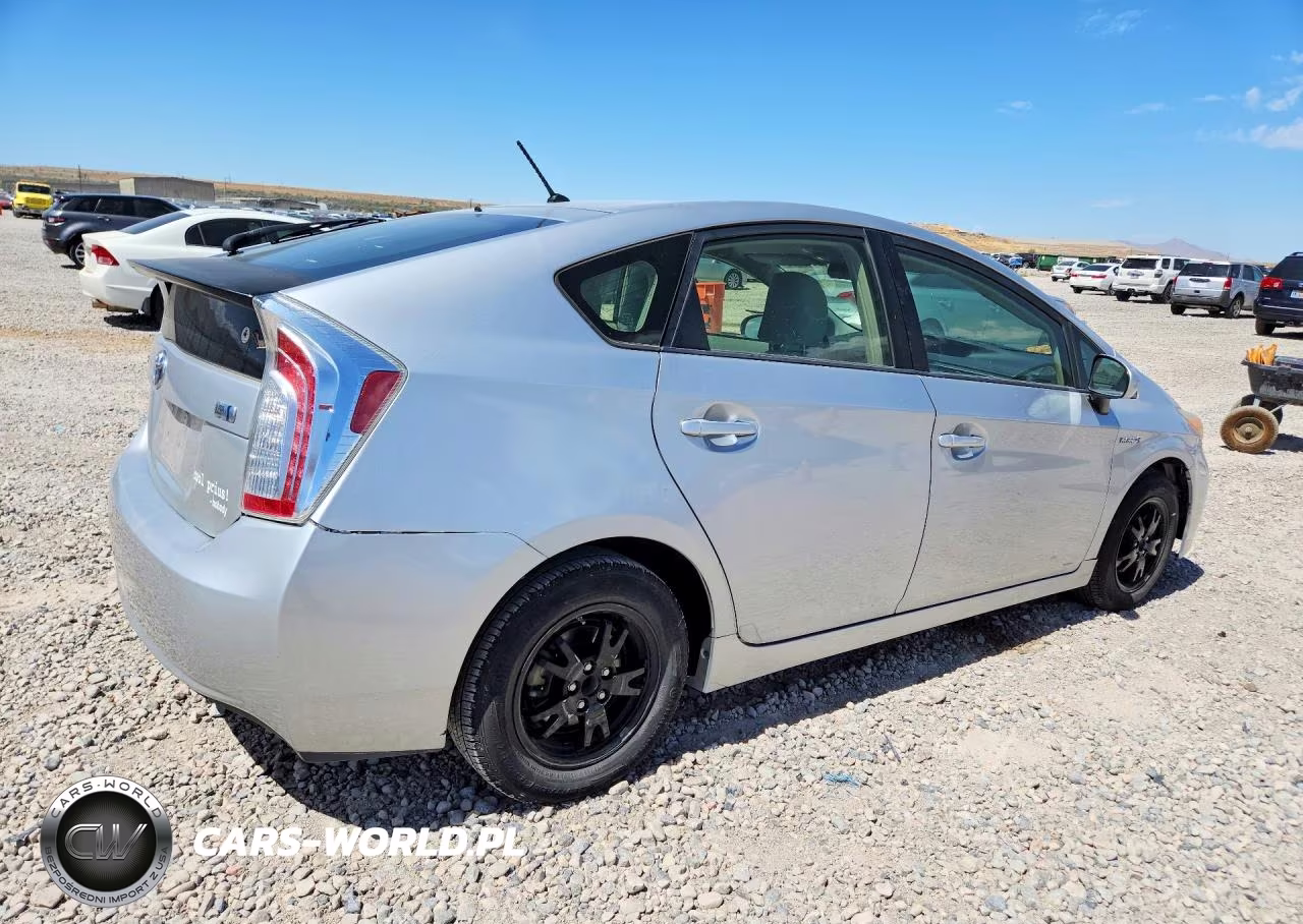 2013 Toyota Prius Two VIN:JTDKN3DU5D5676297 - 3
