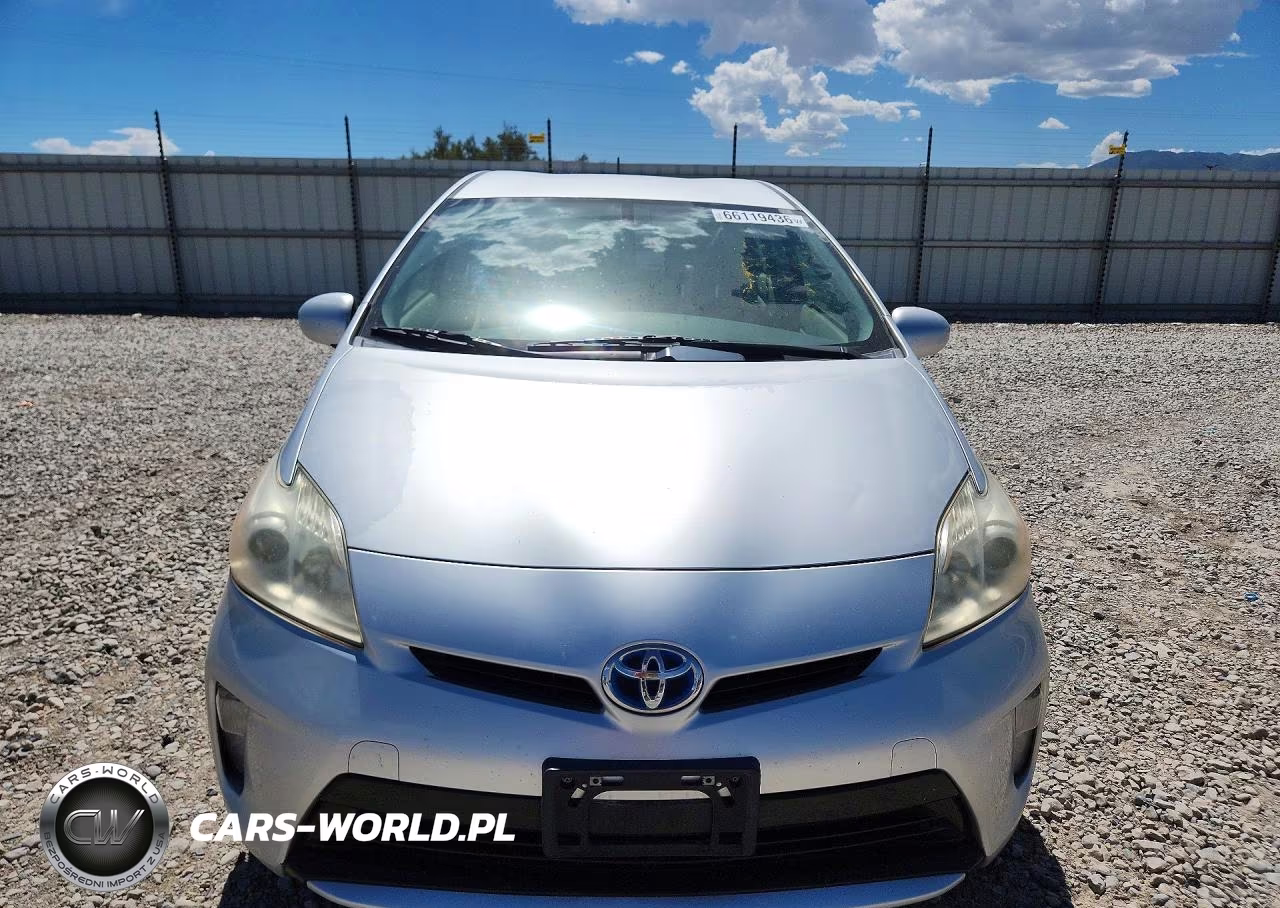 2013 Toyota Prius Two VIN:JTDKN3DU5D5676297 - 5