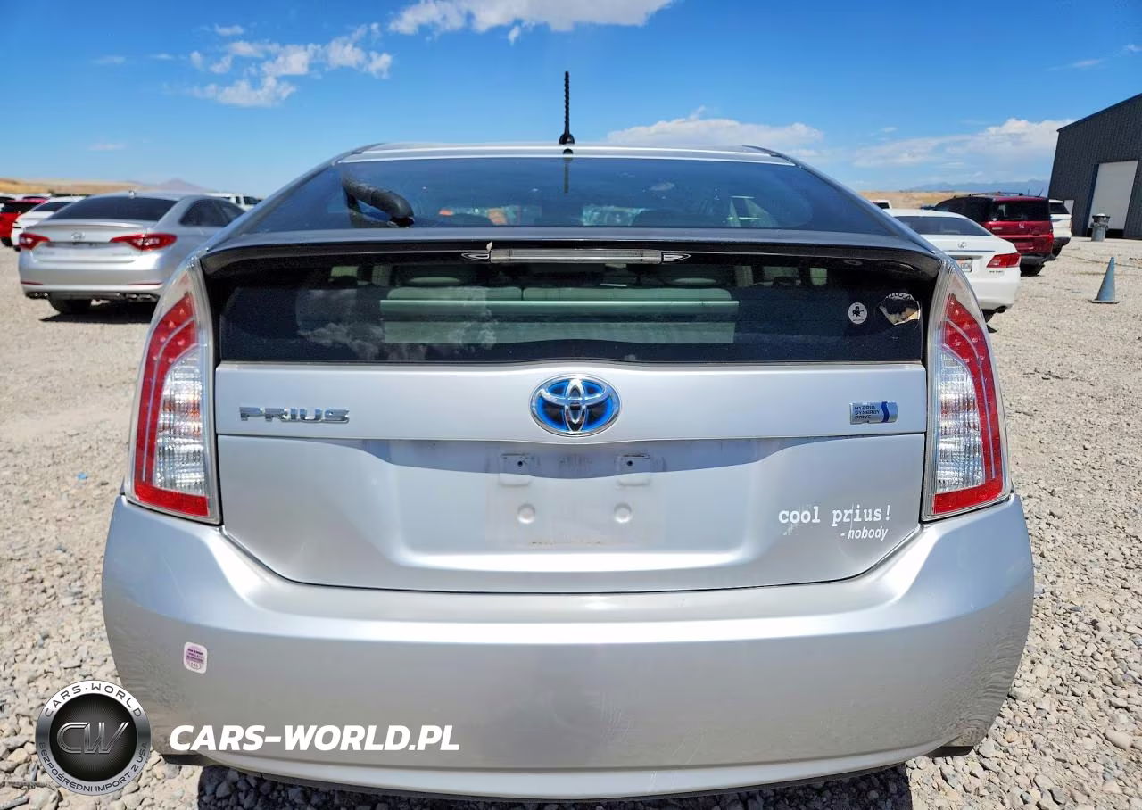 2013 Toyota Prius Two VIN:JTDKN3DU5D5676297 - 6