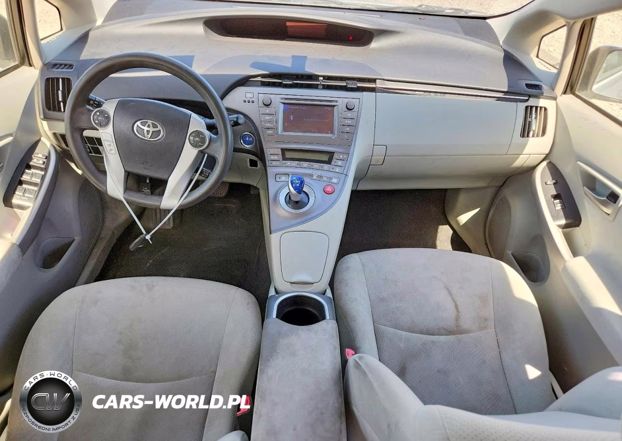 2013 Toyota Prius Two VIN:JTDKN3DU5D5676297 - 8