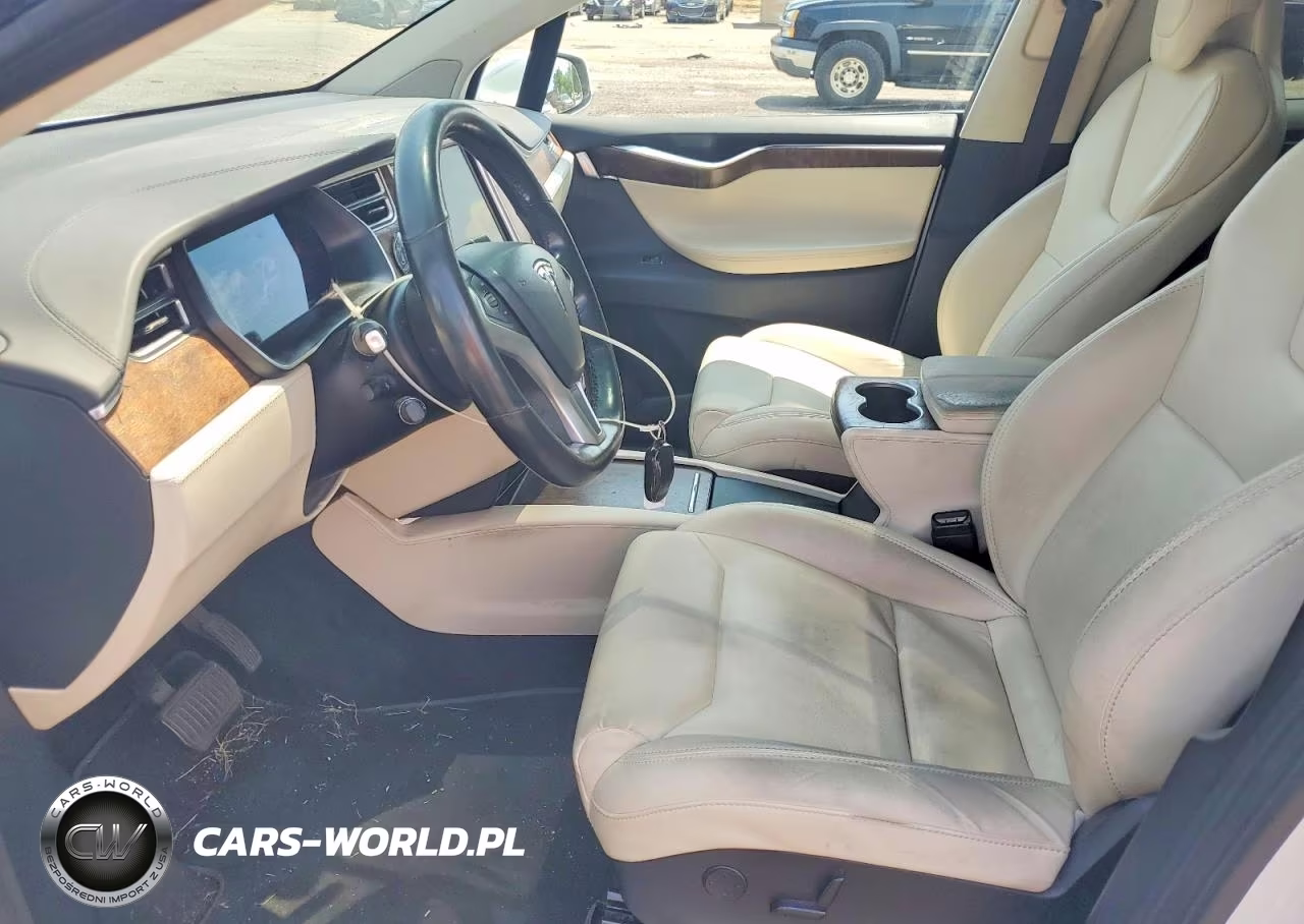 2017 Tesla Model X VIN:5YJXCBE24HF075955 - 7