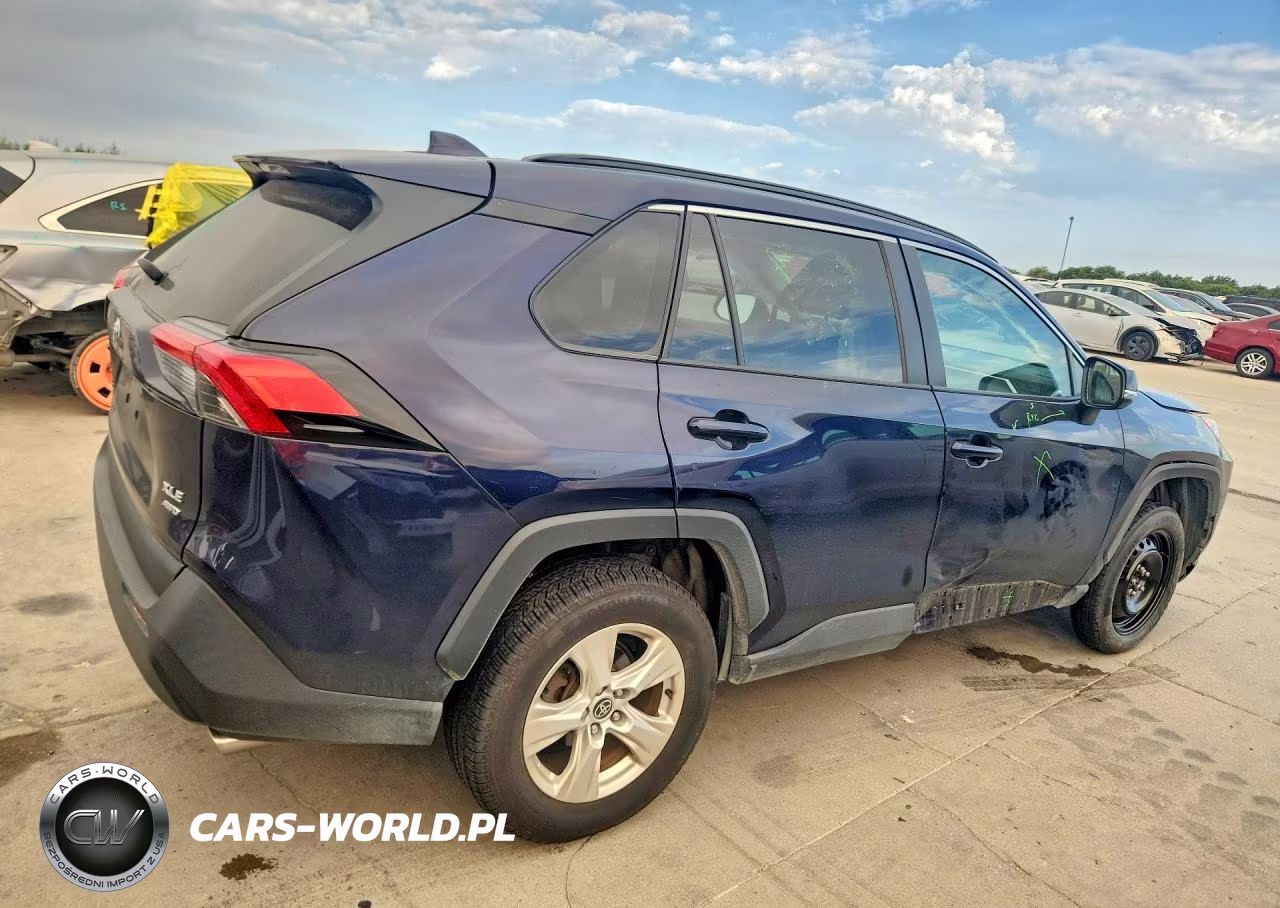 2021 Toyota Rav4 Xle VIN:2T3P1RFV3MW240583 - 3