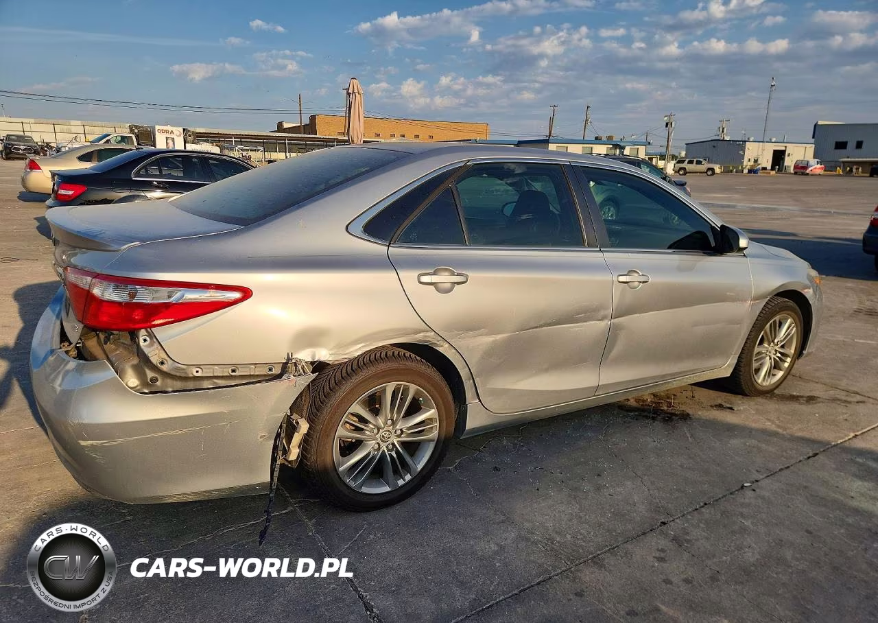 2015 Toyota Camry Se VIN:4T1BF1FK4FU099747 - 3