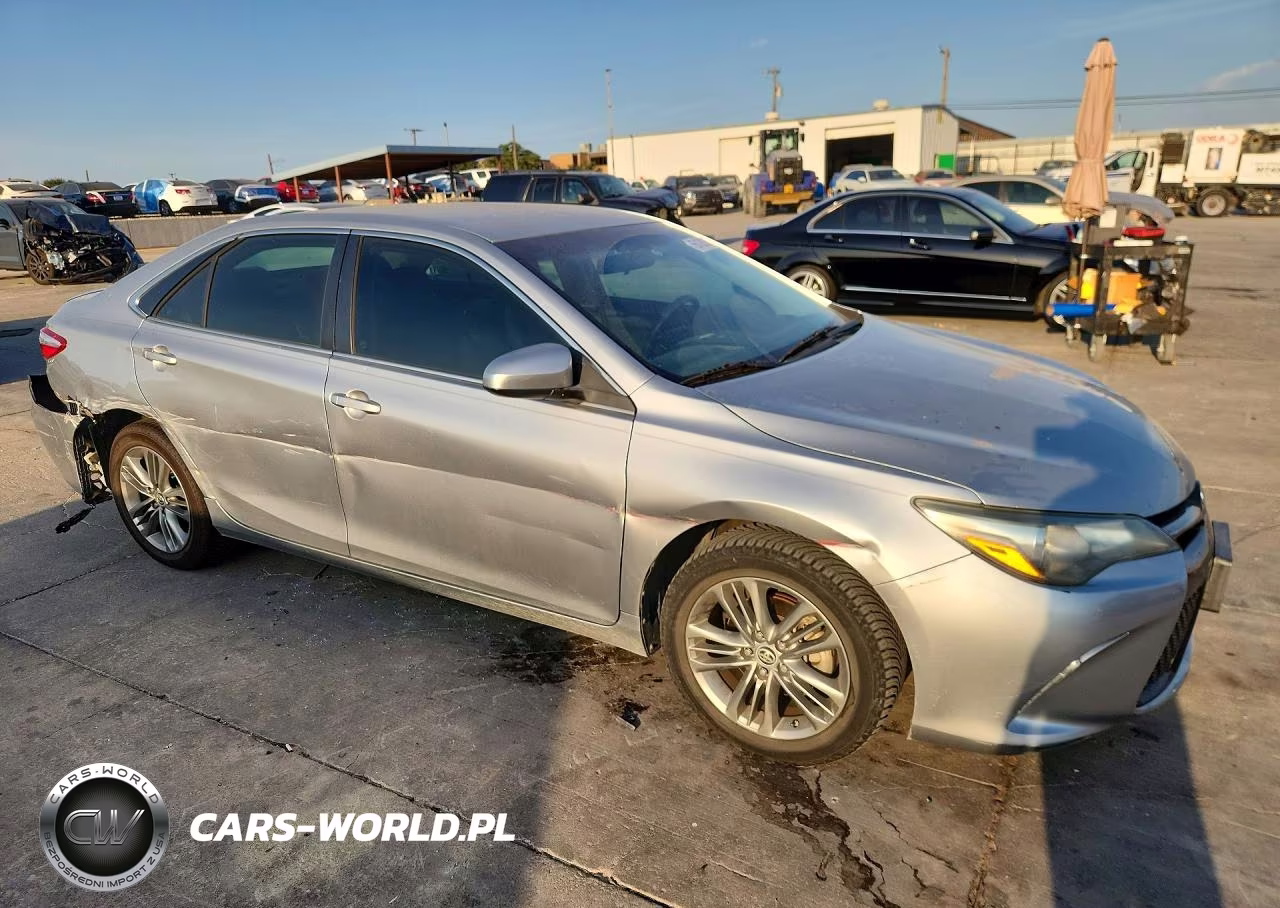 2015 Toyota Camry Se VIN:4T1BF1FK4FU099747 - 4