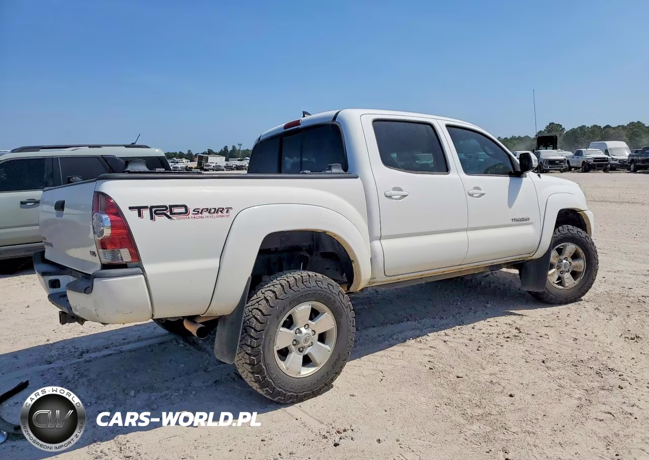 2015 Toyota Tacoma V6 VIN:3TMLU4EN7FM190401 - 3
