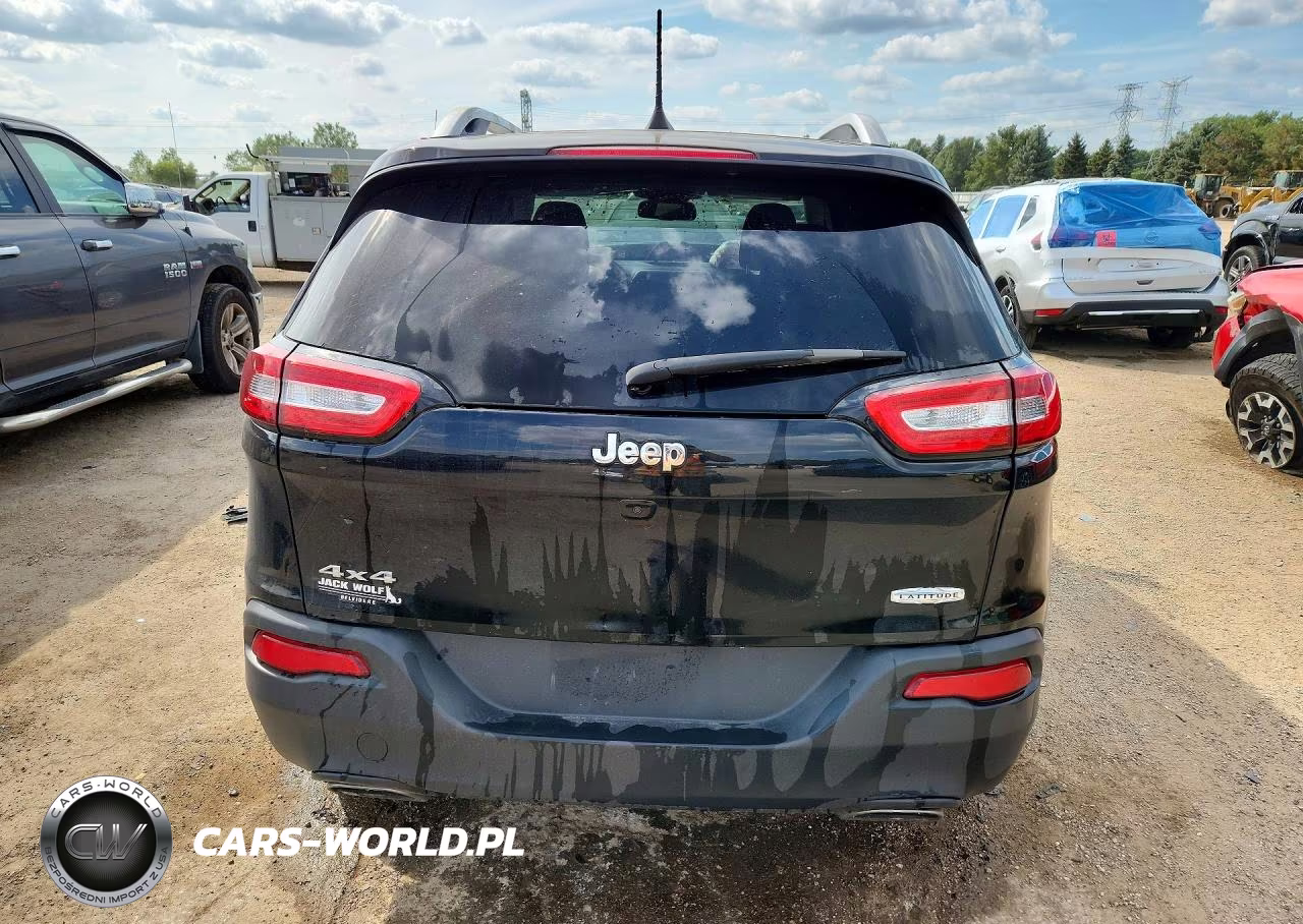 2017 Jeep Cherokee Latitude VIN:1C4PJMCS3HW635920 - 6