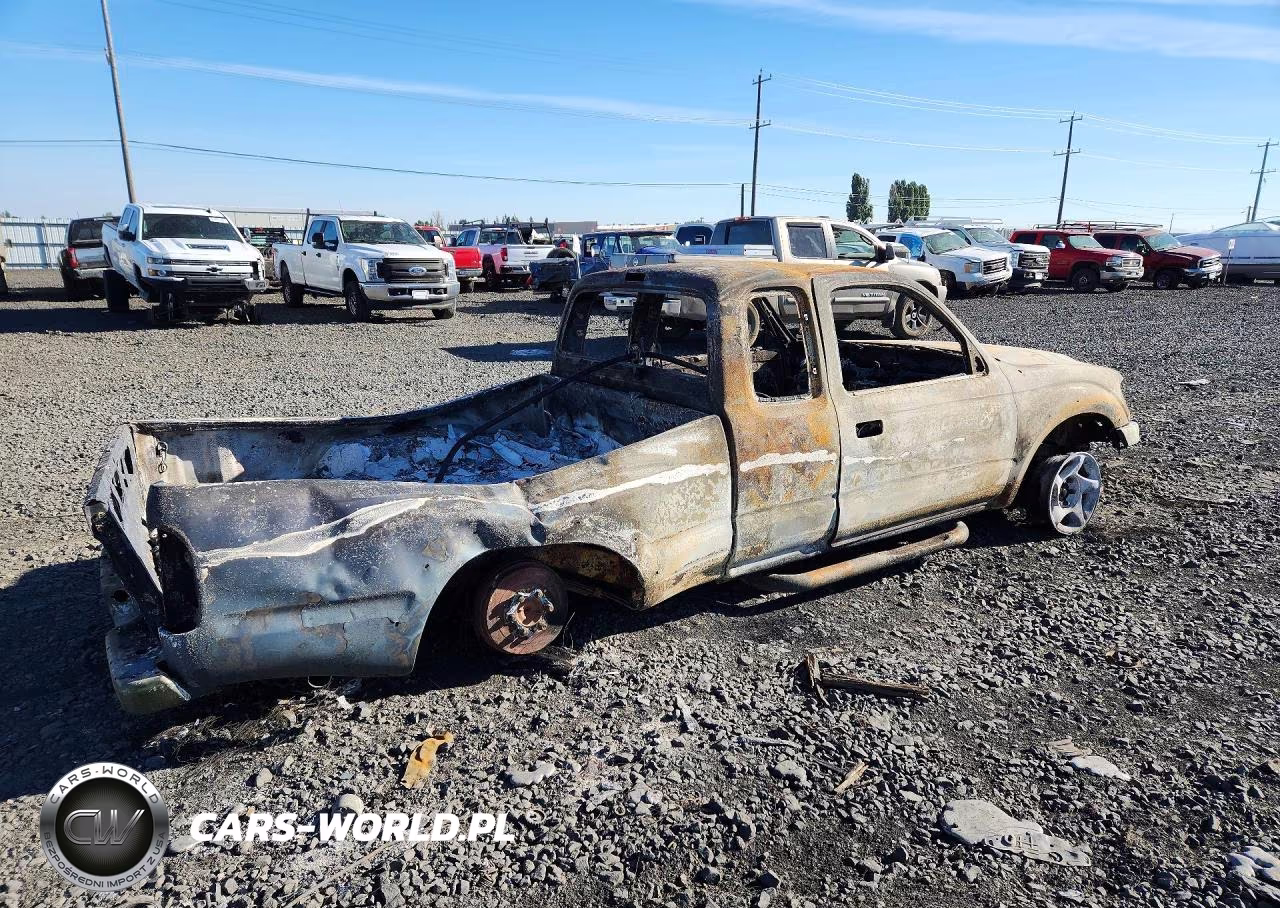 2004 Toyota Tacoma Base VIN:5TEWM72NX4Z407118 - 3