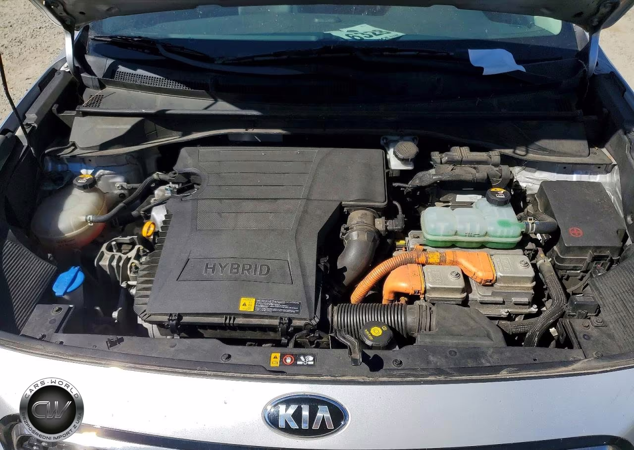 2018 Kia Niro Touring VIN:KNDCE3LC3J5170508 - 11