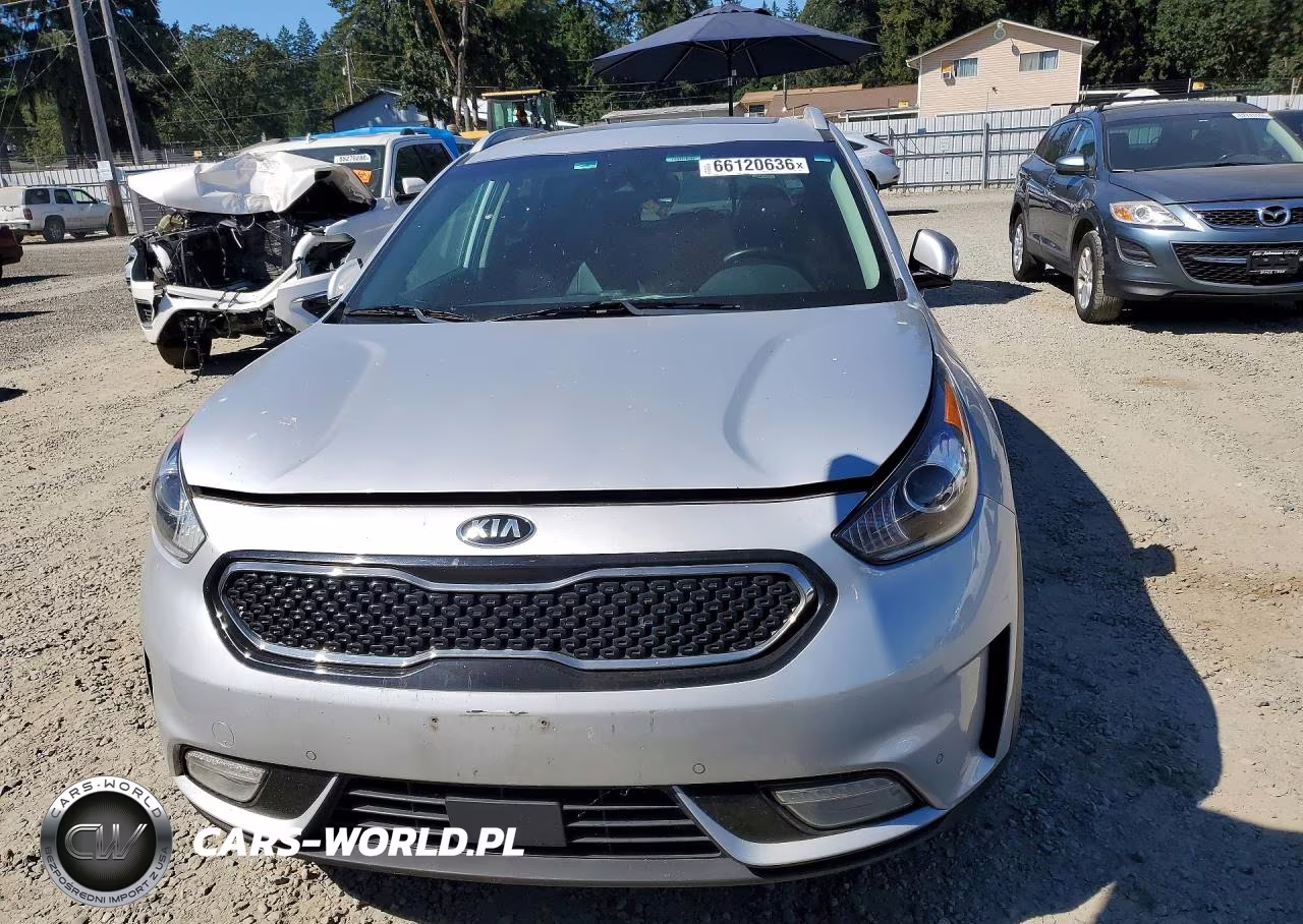 2018 Kia Niro Touring VIN:KNDCE3LC3J5170508 - 5