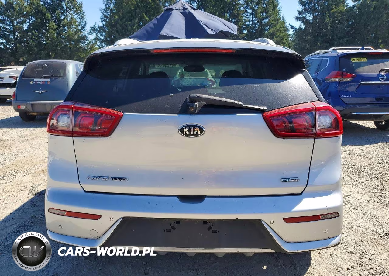 2018 Kia Niro Touring VIN:KNDCE3LC3J5170508 - 6