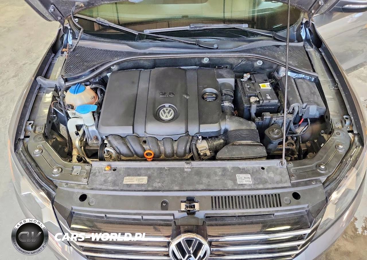 2012 Volkswagen Passat Se VIN:1VWBP7A33CC091013 - 11