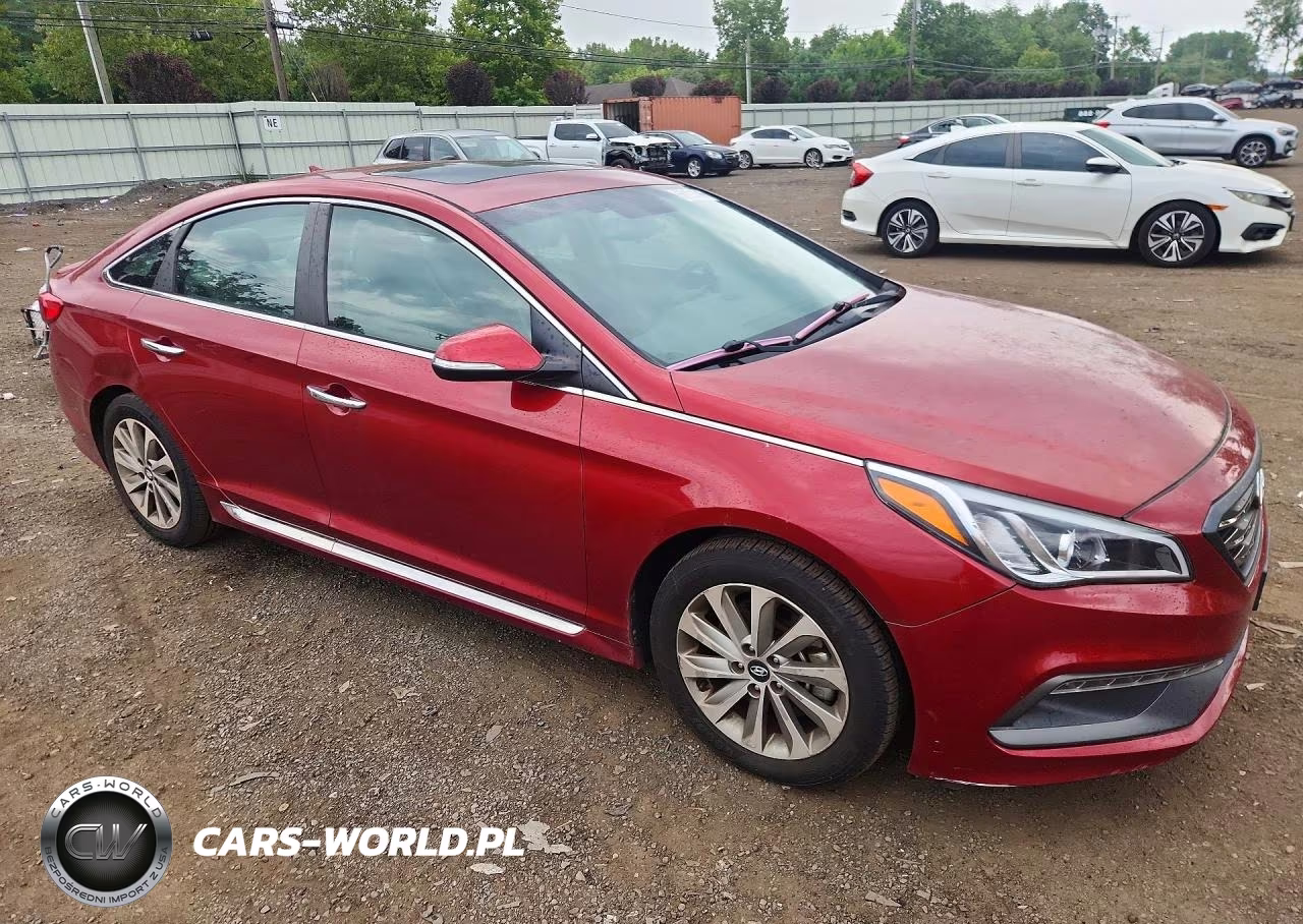2016 Hyundai Sonata Sport VIN:5NPE34AF8GH426829 - 4
