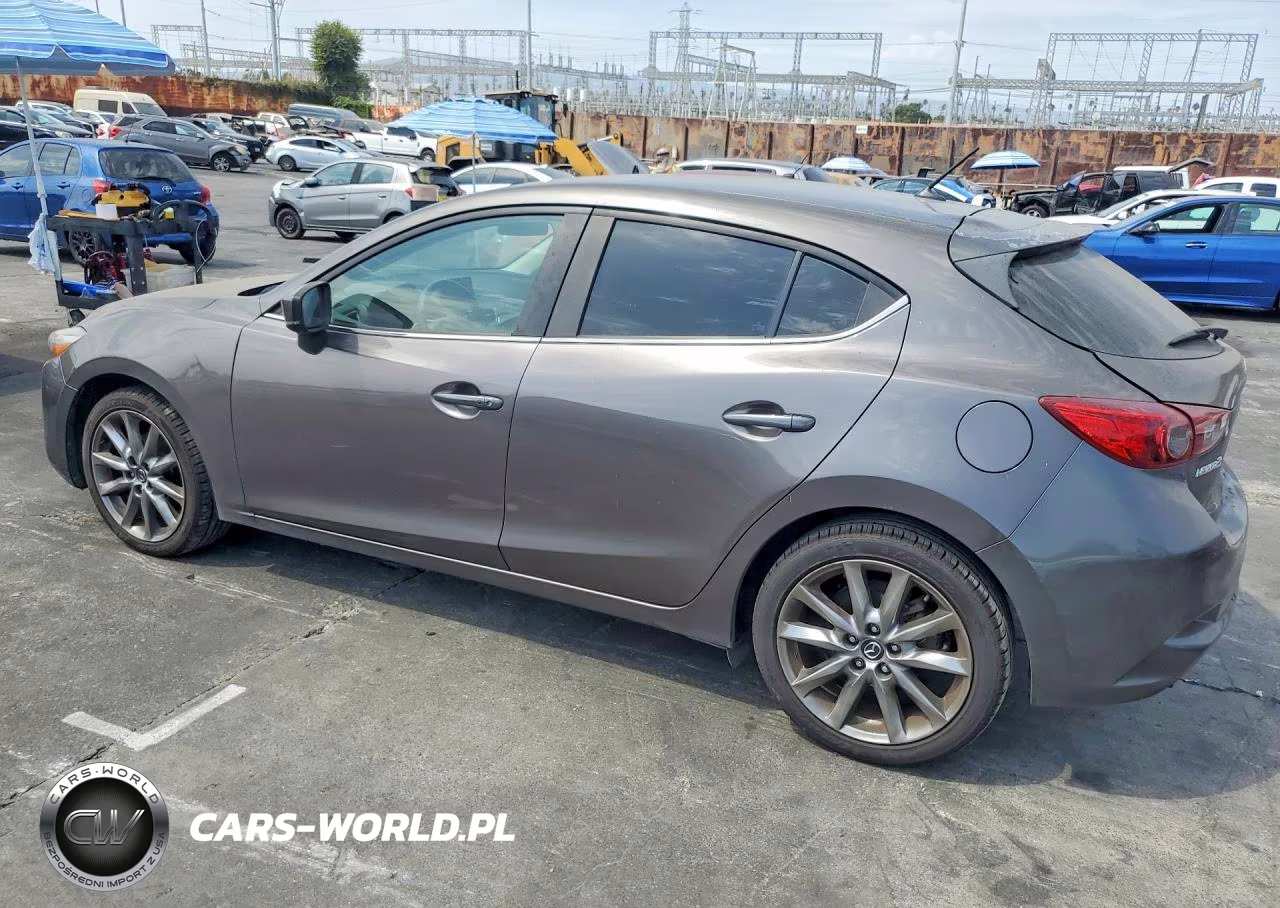 2018 Mazda 3 Touring VIN:3MZBN1L32JM176484 - 2