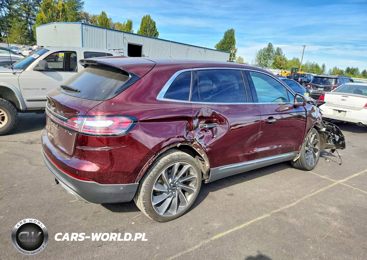 2019 Lincoln Nautilus Reserve VIN:2LMPJ8LP3KBL12527 - 3