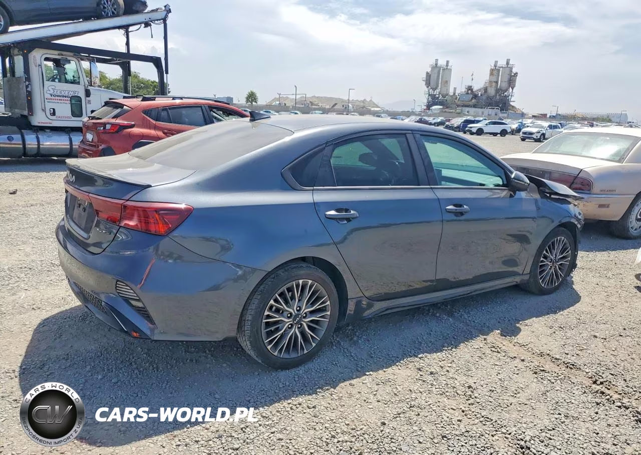 2022 Kia Forte Gt Line VIN:3KPF54AD7NE438338 - 3