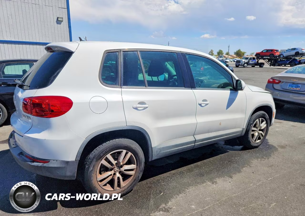 2012 Volkswagen Tiguan S VIN:WVGAV7AX2CW584795 - 3