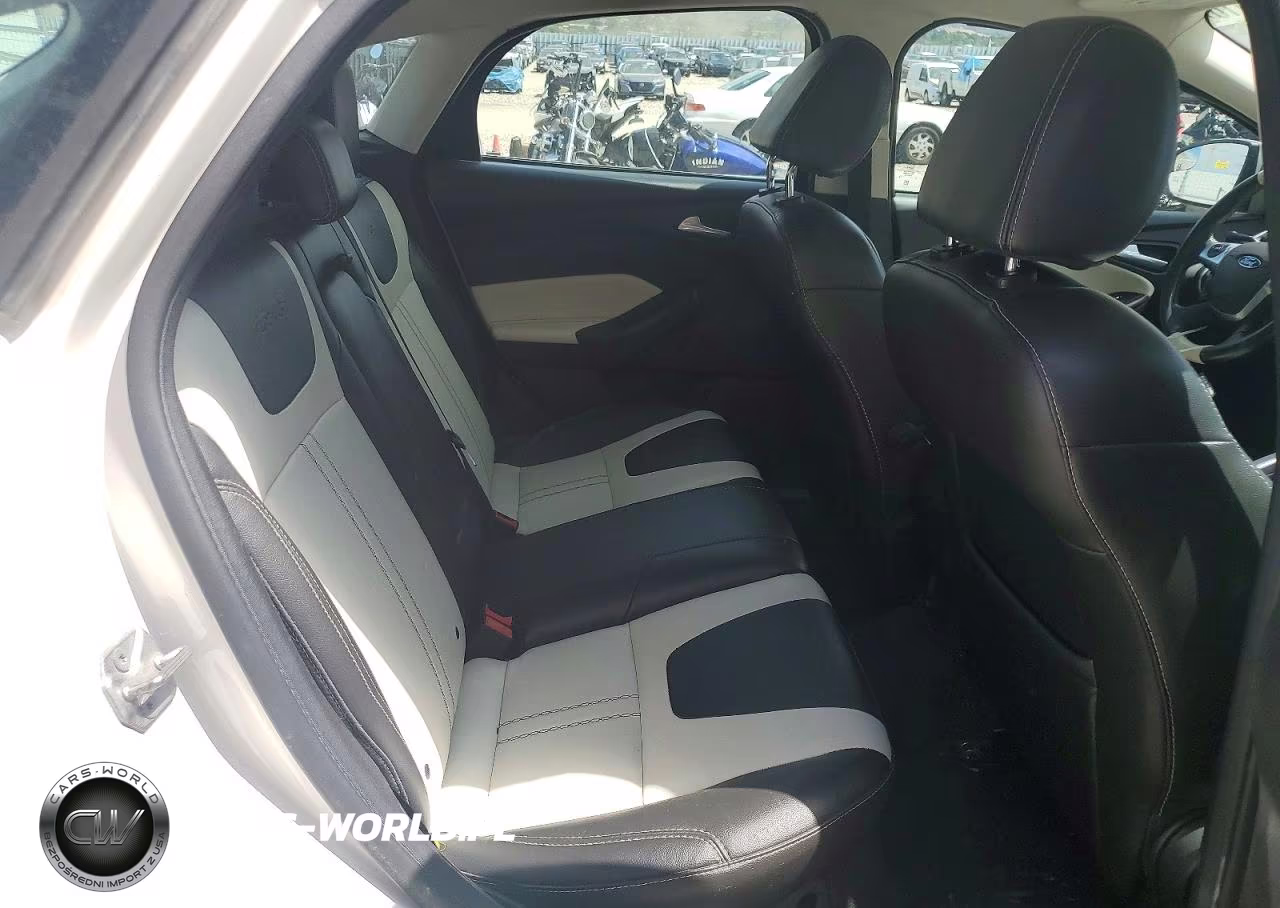 2014 Ford Focus Titanium VIN:1FADP3N28EL149535 - 10
