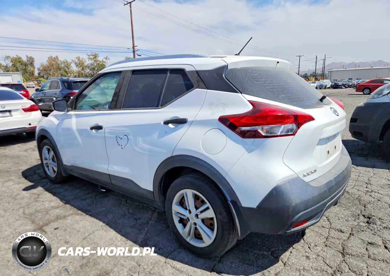 2018 Nissan Kicks S VIN:3N1CP5CU2JL523225 - 2