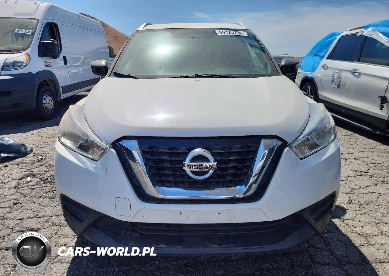 2018 Nissan Kicks S VIN:3N1CP5CU2JL523225 - 5