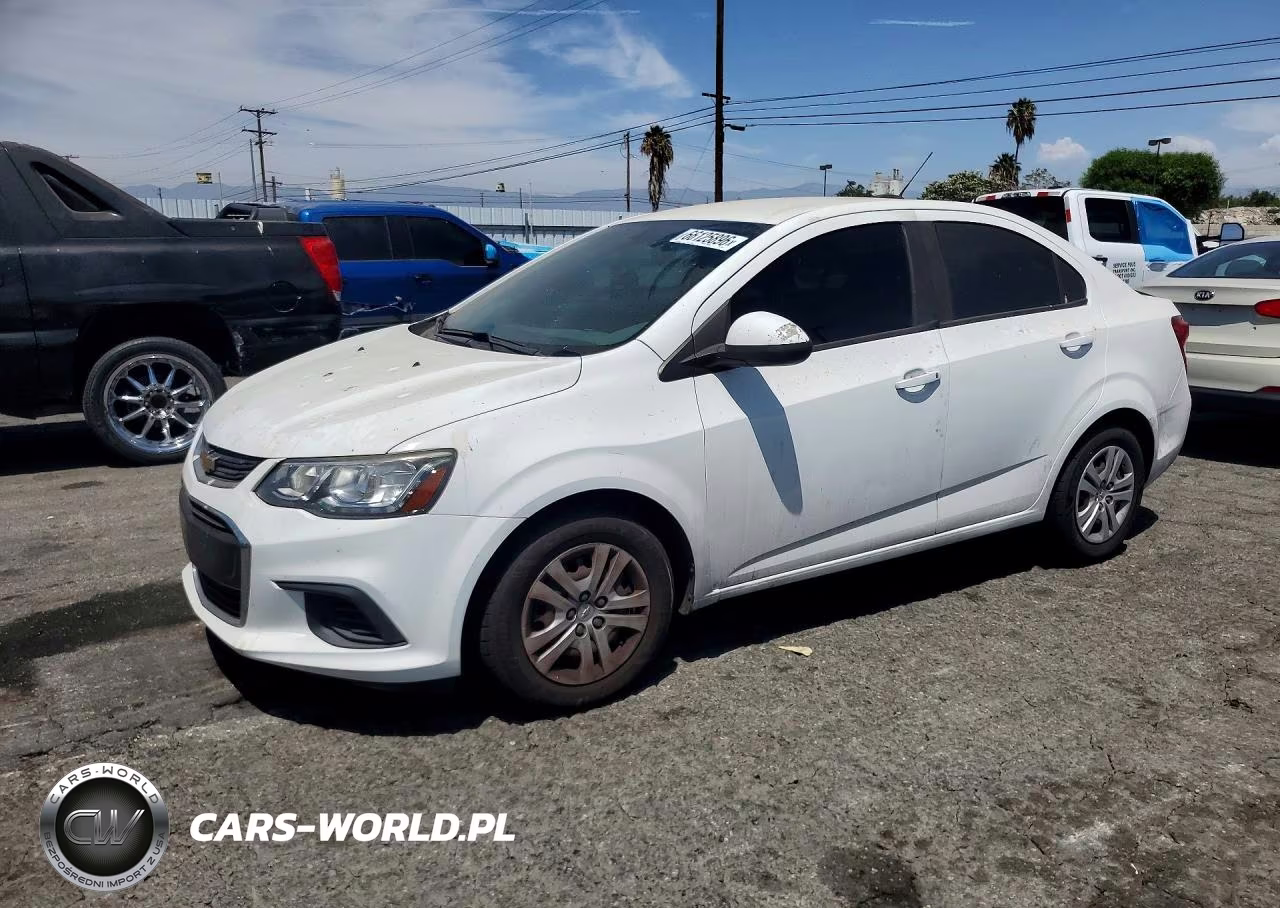 2017 Chevrolet Sonic Ls – zdjęcie 1 z 12