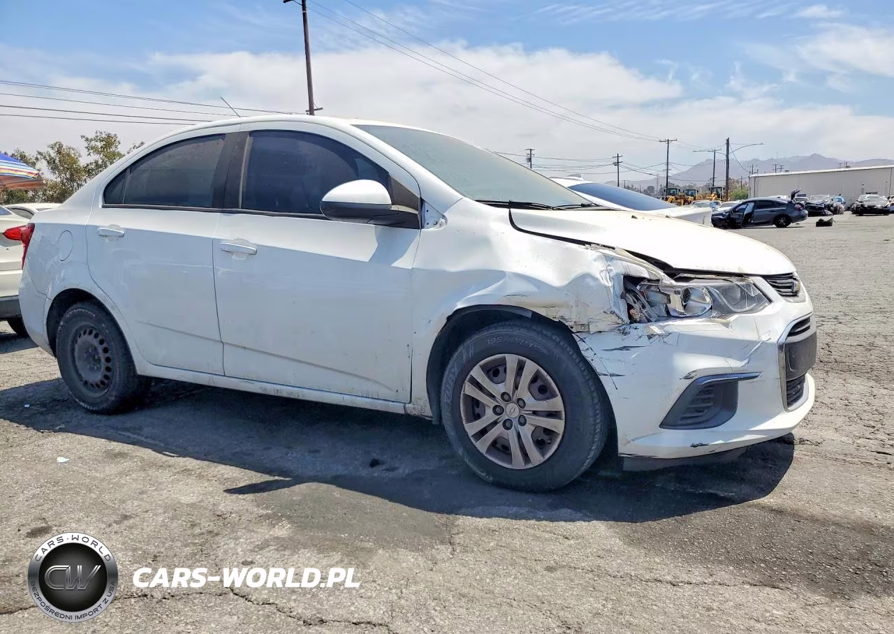 2017 Chevrolet Sonic Ls VIN:1G1JB5SHXH4123137 - 4